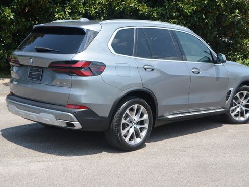 Used 2026 BMW X5 xDrive40i AWD/4WD image 3