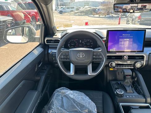 New 2025 Toyota Tacoma TRD Off-Road AWD/4WD image 12