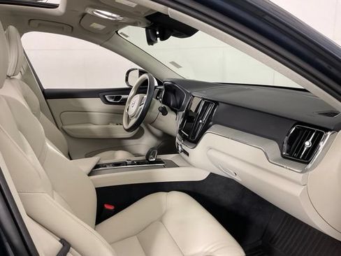 Certified 2024 Volvo XC60 T8 Plus w/ Protection Package Premier AWD/4WD image 31
