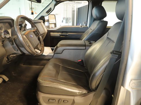 Used 2016 Ford F250 Lariat w/ Chrome Package image 11