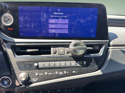 Used 2024 Lexus ES 300h w/ Technology Package FWD image 28