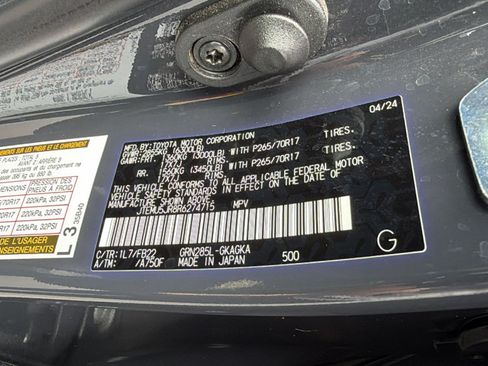 Certified 2024 Toyota 4Runner SR5 AWD/4WD image 30