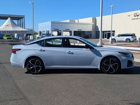 Certified 2025 Nissan Altima 2.5 SR image 8