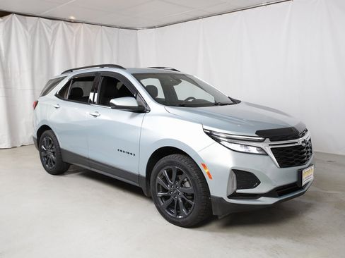 Used 2022 Chevrolet Equinox RS image 1