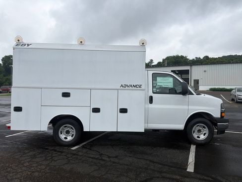 New 2026 Chevrolet Express 3500 w/ Power Convenience Package RWD image 6