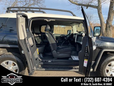 Used 2007 Toyota FJ Cruiser 4WD image 14