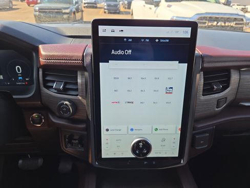 Used 2023 Ford Expedition Limited image 15