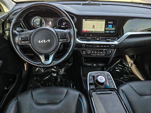 Used 2022 Kia Niro EX Premium w/ Cold Weather Package image 32