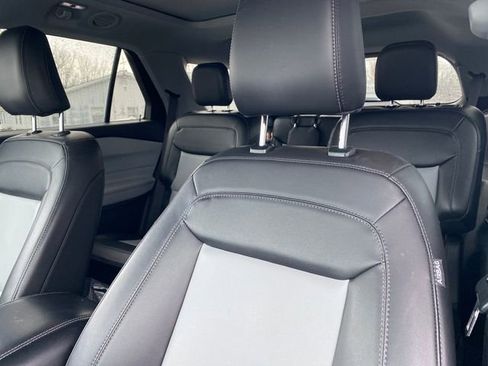 Used 2023 Ford Explorer XLT w/ Equipment Group 202A image 14