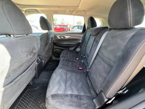 Used 2016 Nissan Rogue SV w/ SV Premium Package AWD/4WD image 21