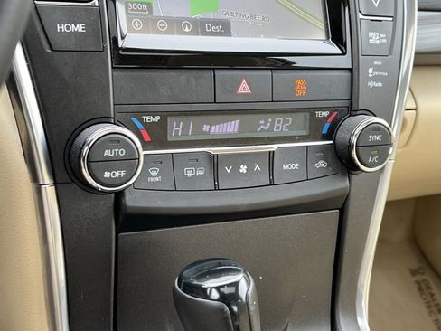 Used 2015 Toyota Camry LE image 16