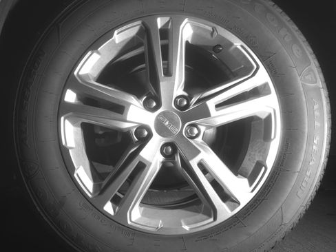 Used 2024 GMC Terrain SLE FWD image 14