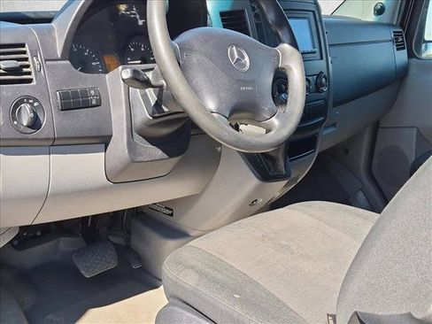 Used 2016 Mercedes-Benz Sprinter 2500 image 7