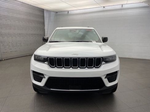 New 2025 Jeep Grand Cherokee Laredo image 6