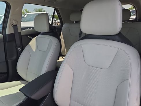 New 2026 Kia Niro EX FWD image 22