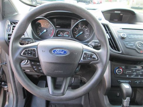 Used 2017 Ford Escape SE image 9