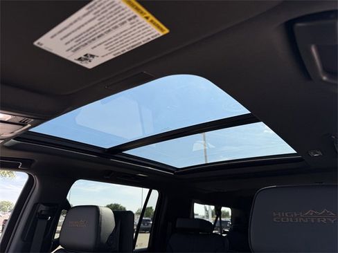 New 2025 Chevrolet Suburban High Country image 23