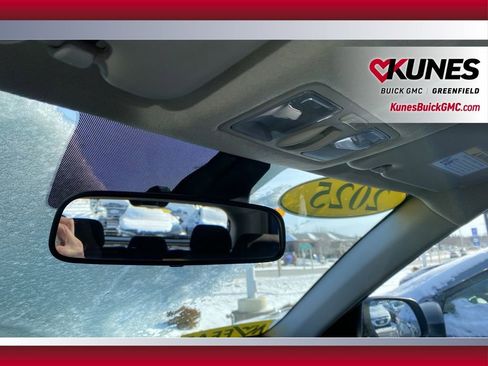 Used 2025 Hyundai Venue SEL image 25