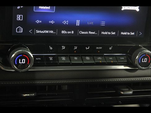 Used 2024 Chevrolet Colorado LT w/ LT Convenience Package II AWD/4WD image 15