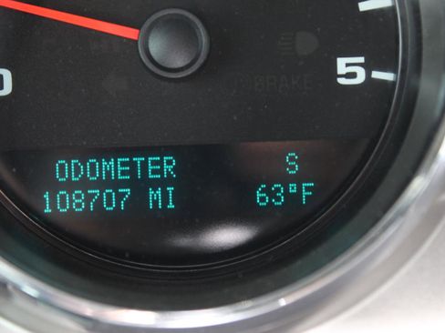 Used 2011 Chevrolet Silverado 2500 LT w/ Interior Plus Package AWD/4WD image 27