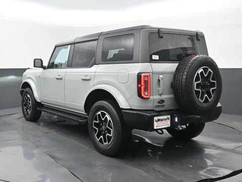 Used 2024 Ford Bronco Outer Banks AWD/4WD image 3