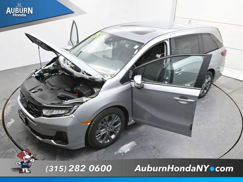 New 2026 Honda Odyssey Touring image 33