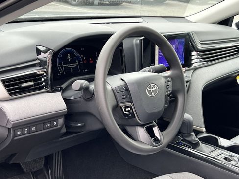 Used 2026 Toyota Camry LE FWD image 19