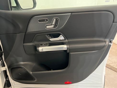 New 2026 Mercedes-Benz GLB 250 4MATIC image 23