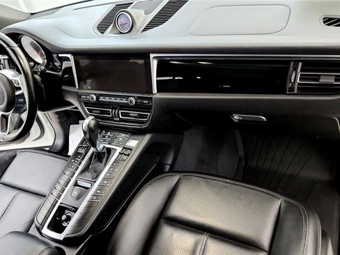 Used 2021 Porsche Macan image 27