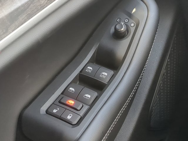 New 2027 Jeep Grand Cherokee Limited RWD image 28