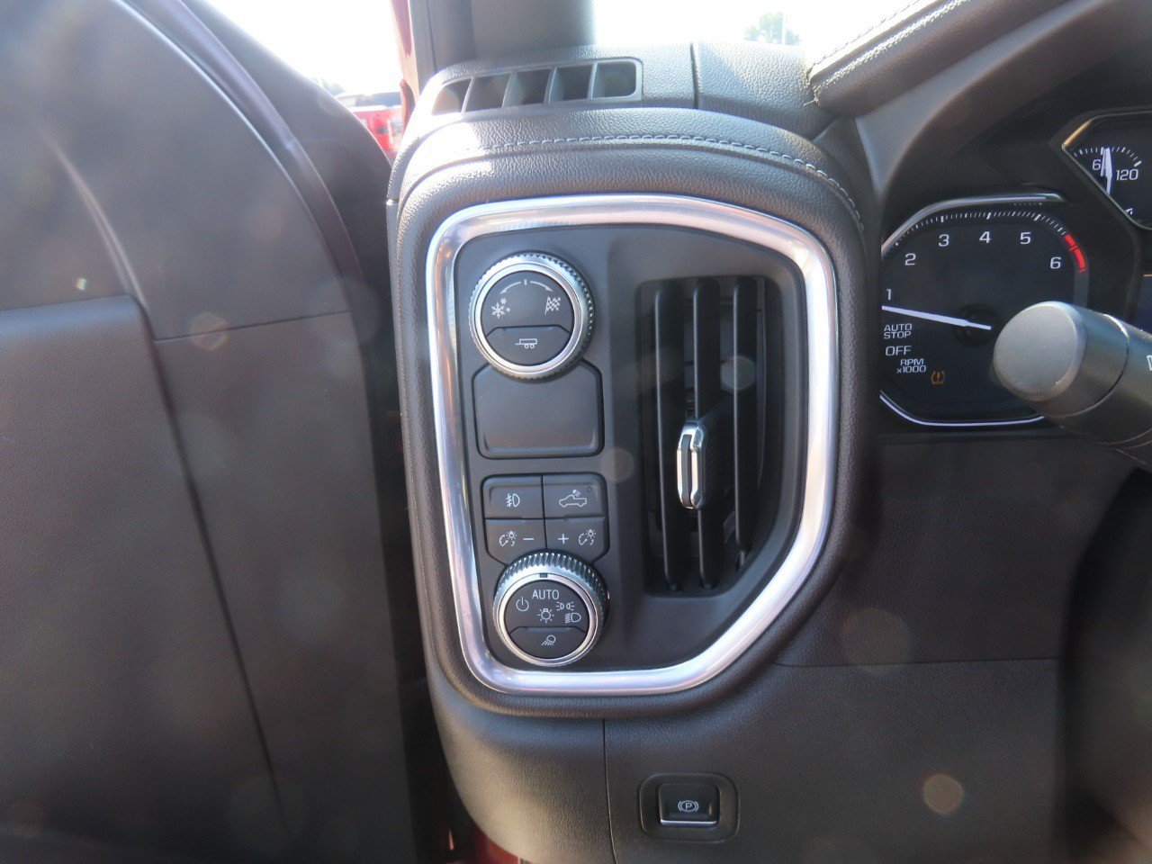 Used 2019 GMC Sierra 1500 SLT w/ SLT Convenience Package RWD image 26