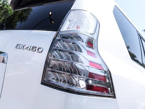 Used 2014 Lexus GX 460 w/ Premium Package AWD/4WD image 16