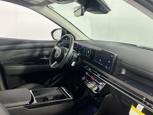 Used 2025 Hyundai Tucson Limited image 34
