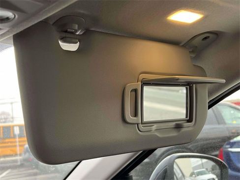 Used 2025 Nissan Kicks SR w/ SR Premium Package image 27