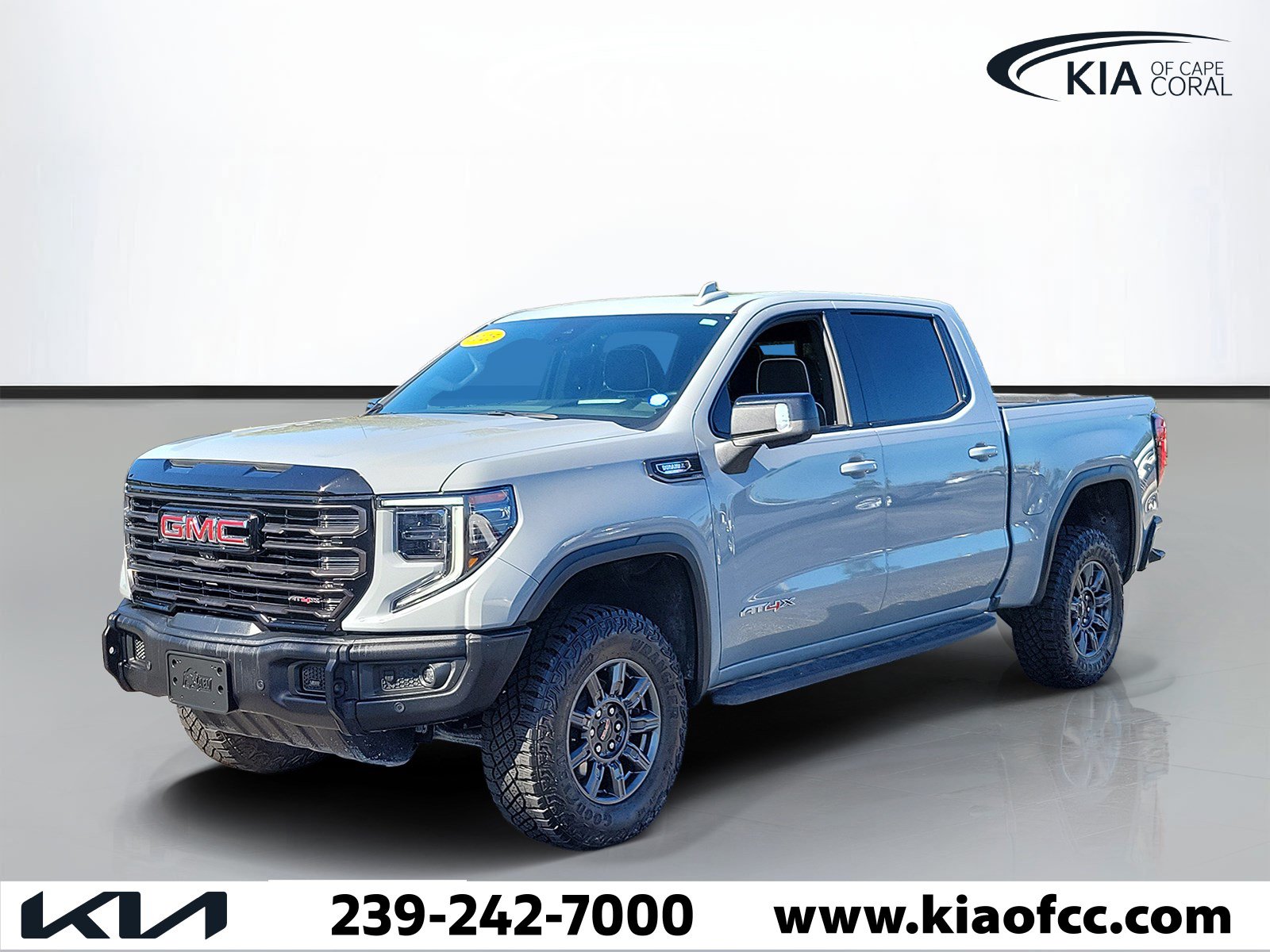 Used 2025 GMC Sierra 1500 AT4X AWD/4WD image 3