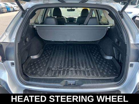 Used 2022 Subaru Outback Limited image 8