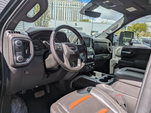 Used 2021 GMC Sierra 2500 AT4 w/ AT4 Premium Plus Package AWD/4WD image 16
