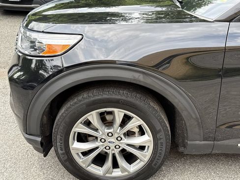 Used 2023 Ford Explorer XLT w/ Equipment Group 202A AWD/4WD image 10