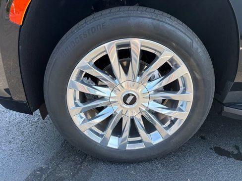Used 2024 Cadillac Escalade Premium Luxury w/ LPO, Floor Liner Package AWD/4WD image 10