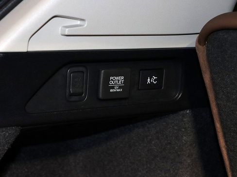 Certified 2025 Acura MDX w/ Technology Package image 32