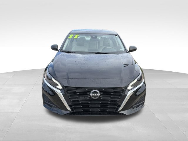 Used 2025 Nissan Altima 2.5 SV FWD image 8