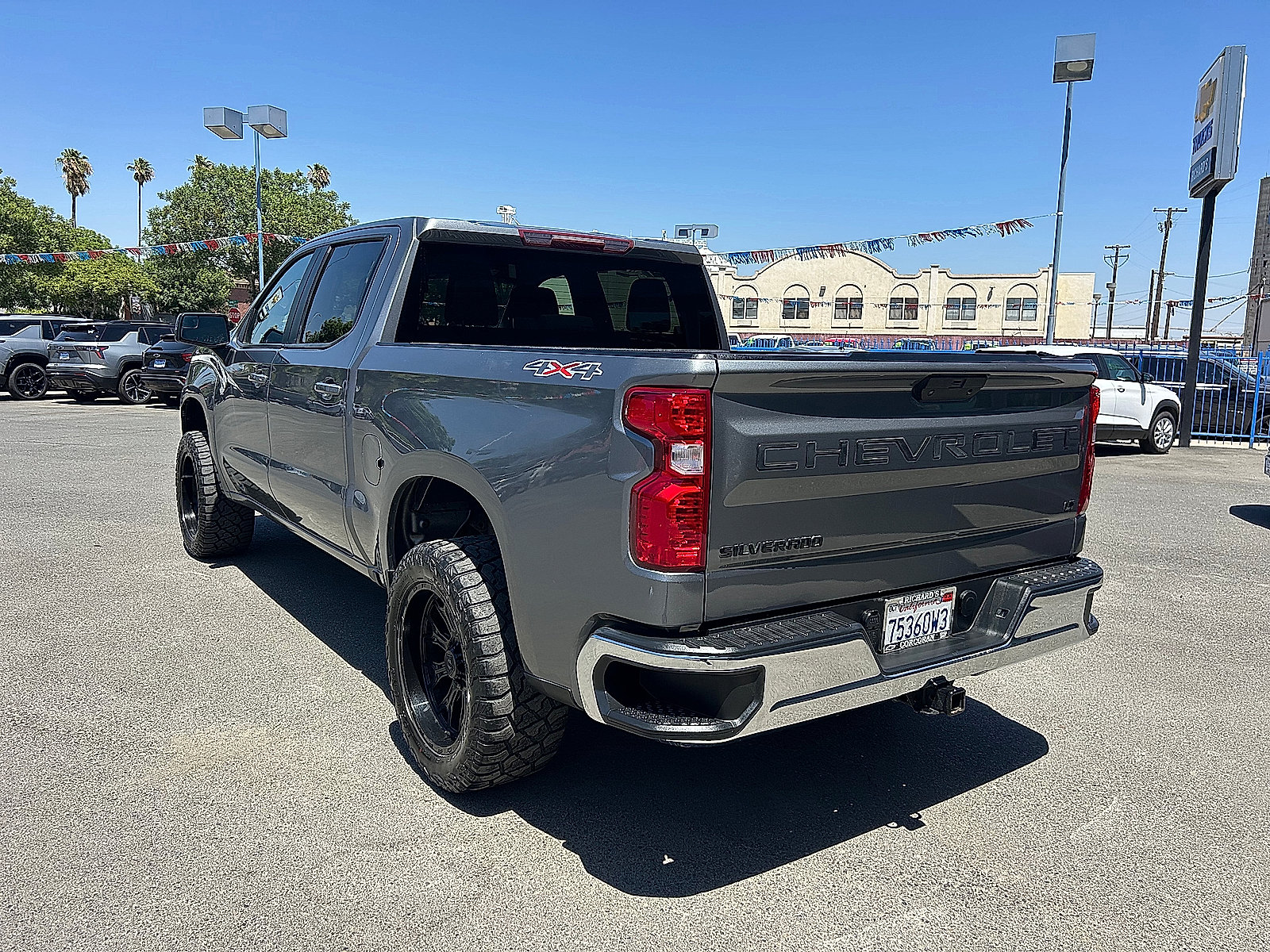 Used 2021 Chevrolet Silverado 1500 LT AWD/4WD image 5