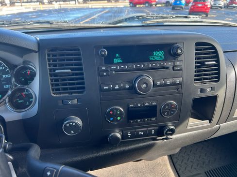 Used 2013 Chevrolet Silverado 2500 LT w/ Interior Plus Package image 15