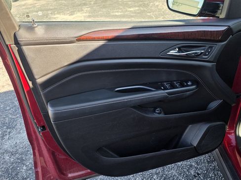 Used 2016 Cadillac SRX Luxury image 9