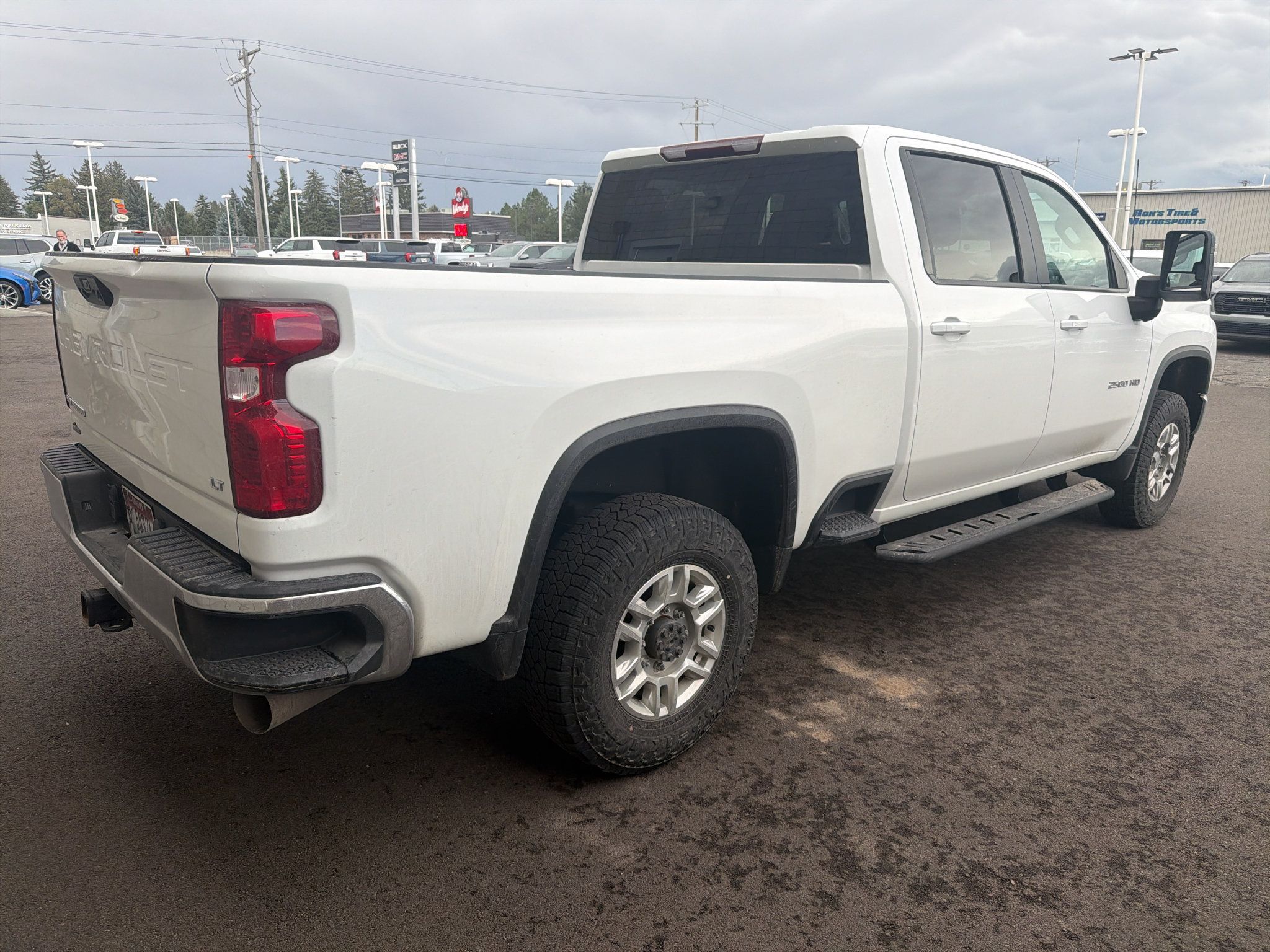 Used 2022 Chevrolet Silverado 2500 LT w/ Convenience Package AWD/4WD image 4