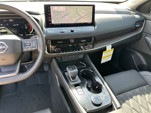 New 2026 Nissan Rogue Platinum w/ Platinum Premium Package AWD/4WD image 28