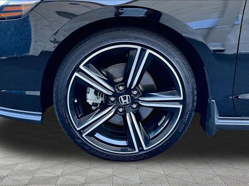 Used 2024 Honda Accord Sport image 11