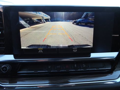 Used 2024 Chevrolet Silverado 2500 LT image 25