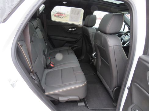 Used 2025 Chevrolet Blazer Premier w/ Driver Confidence II Package image 13