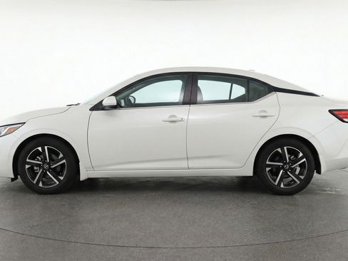 Used 2025 Nissan Sentra SV FWD image 5